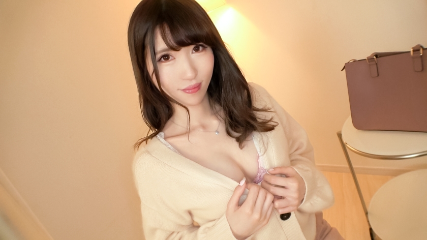 SIRO-3999 【初次拍攝】端莊美人化妝品櫃姐