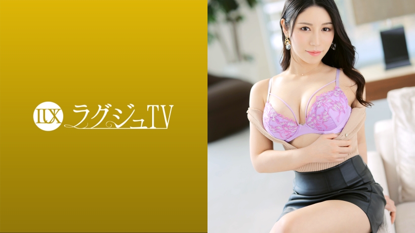 豪华TV 1562 拥有成年女性般的绝妙性感和外貌的高级美感美女，因渴望摆脱现有的外表而出现在AV中！只需轻轻一触，敏感的秘密部位就会湿润，沉浸在活塞逼近的快感中！雪野美奈 30岁美容职员