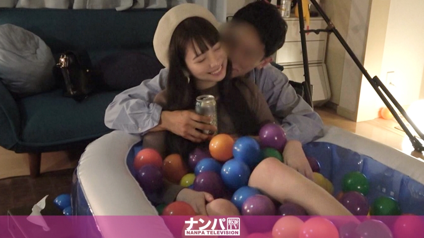 百战的搭讪大师的枪室里SEX隐射211 白皙苗条美女带回家！当你从后面拥抱她时，她没有穿胸罩！ ！被立背刺穿后泄露松鼠潮的淫妇！美胸、美臀、美腿的极品身材，一定要看！